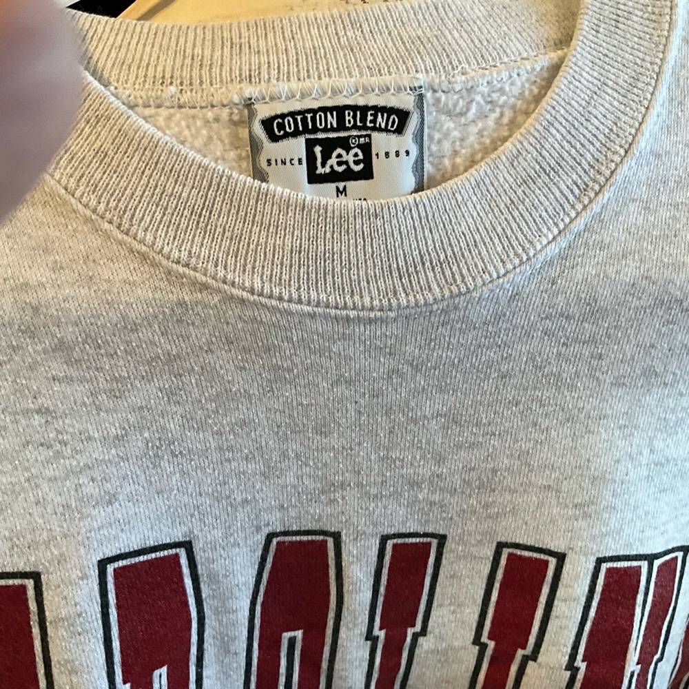Lee Gray Sweatshirt with Red and Black Graphics - Picture 3 of 6